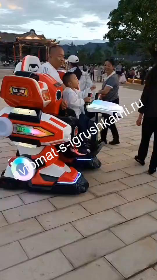 Аттракцион передвижной робот